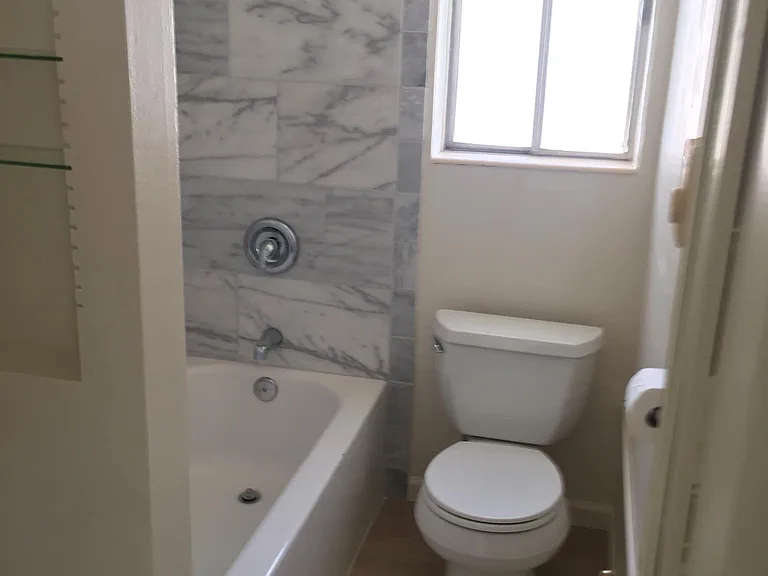707 Twin Lakes Dr — Photo 4