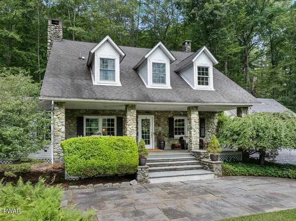 110 Stone Hill Dr, Milford, PA 18337