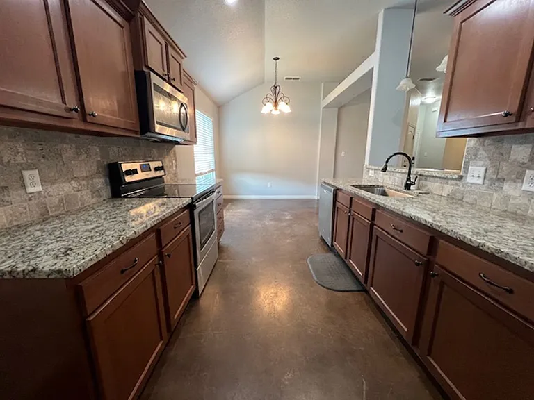 319 Foxtrot Ln — Photo 9