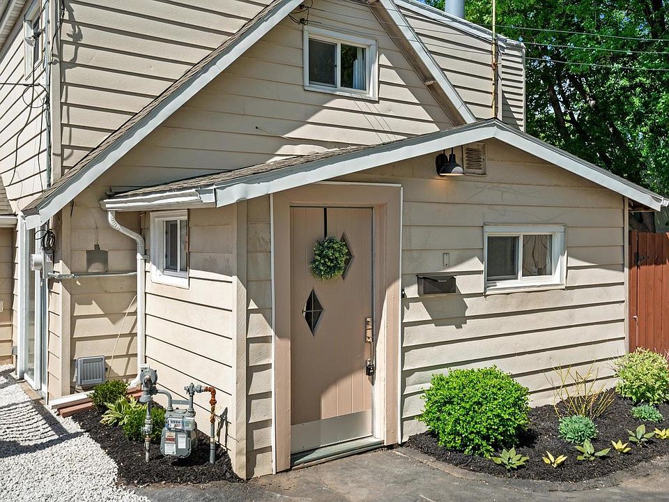 1st image of 1005 Westowne AVENUE