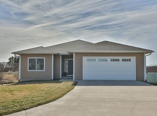 761 186th Pl, Pella, IA 50219