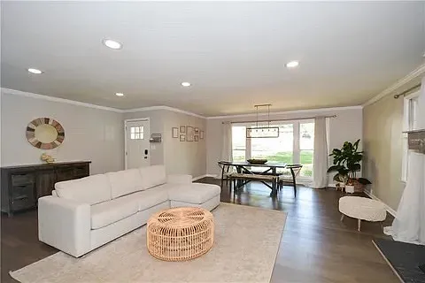 Vanguard Cir SW — Photo 10