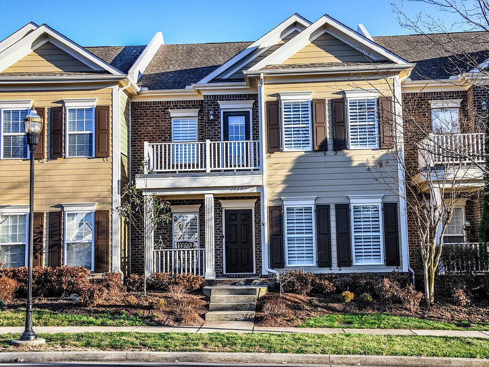 1st image of 1422 Burnside Dr