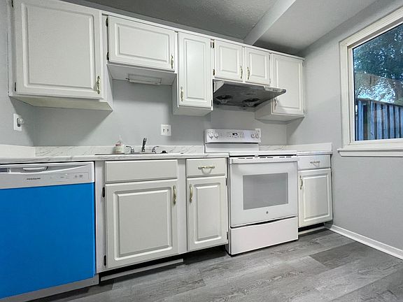 5th image of 9506 Tippett Ln
