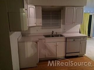 4th image of 30805 Eiffel Ave