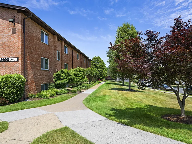 Rose Hill Apartments — Photo 28