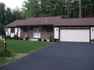 12 Laurel Ln, Queensbury, NY 12804