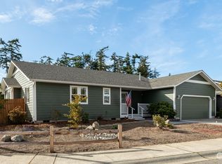 2083 SW Rosario Pl, Oak Harbor, WA
