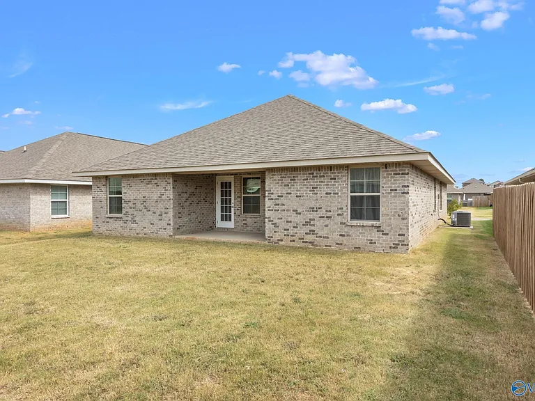122 Ardsley Dr — Photo 38