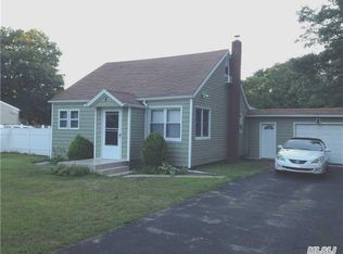 8 Port Ave, Ronkonkoma, NY 11779