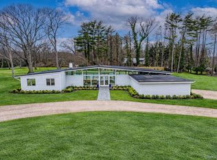 21 Lloyd Haven Drive, Huntington, NY