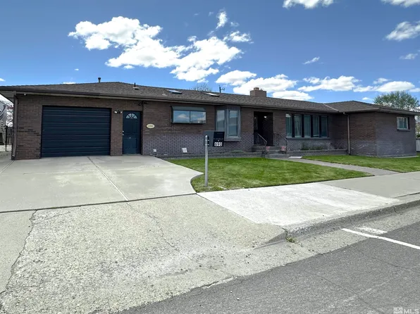 690 Reinhart St, Winnemucca, NV 89445