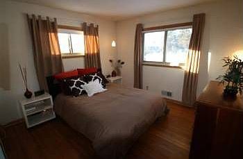 2nd image of 422 Lovell Ave