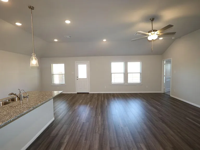 8905 Flying Eagle Ln — Photo 3
