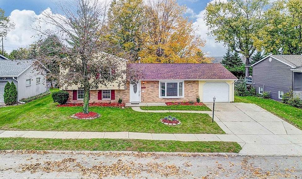 1st image of 1519 S Brookhollow Dr