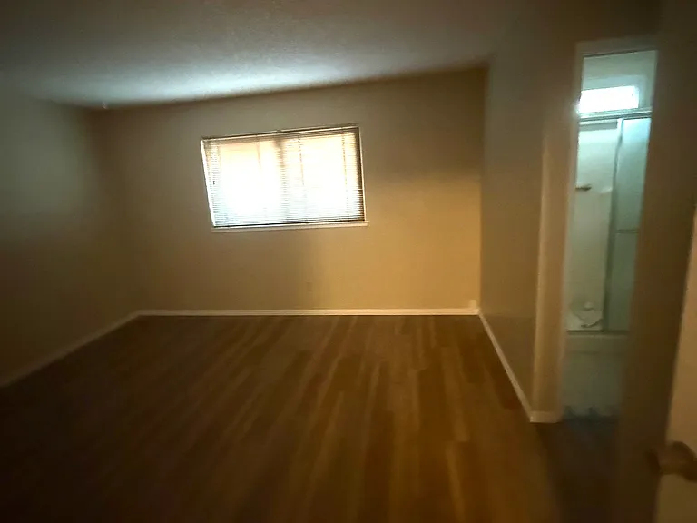 5005 Village Wood Dr — Photo 2
