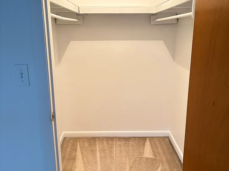 Lexington St Apartments — Photo 44