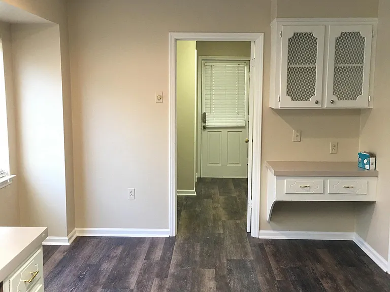 1226 Stoneliegh Dr — Photo 11