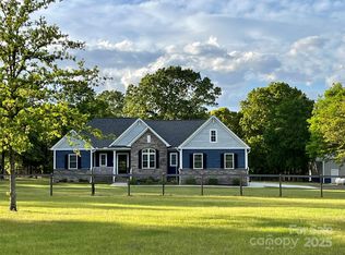 340 Hound Hollow Rd, Camden, SC 29020