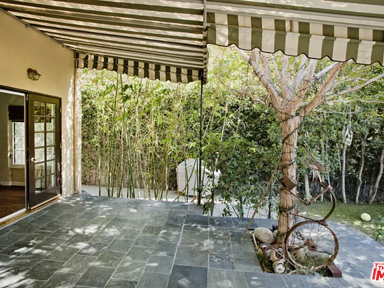 251 S Citrus Ave — Photo 19
