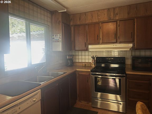 5th image of 16735 Thompson Rd