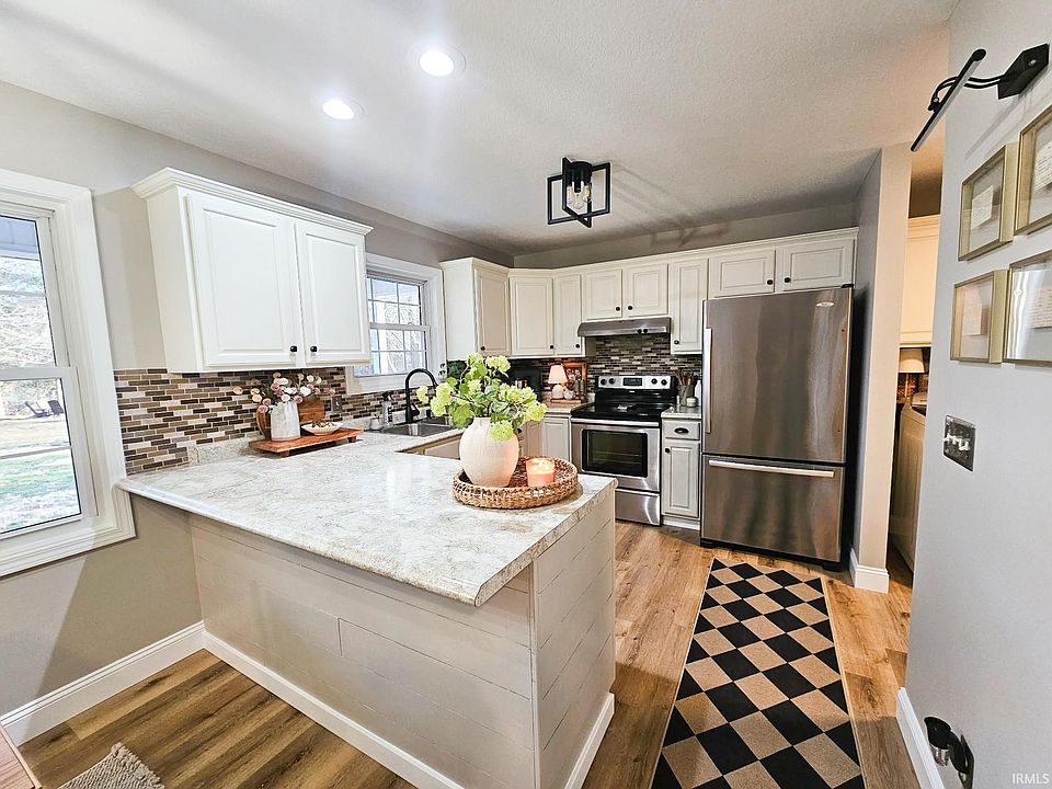 5582 S Wildwood Ln, Monroe City, IN 47557 | Zillow