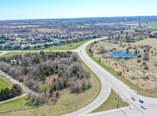 20711 W 199th St, Spring Hill, KS 66083