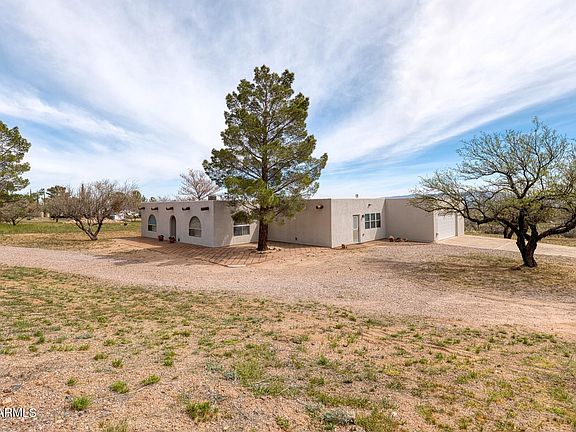 3rd image of 8049 S HIGH Road