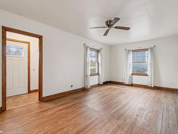 5th image of 1307 W Church St