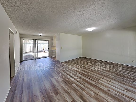 2nd image of 114 W Bowling Grn