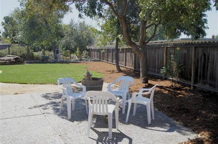 Lovely, private backyard