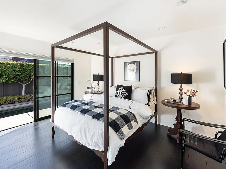 1811 Hillview Pl — Photo 32