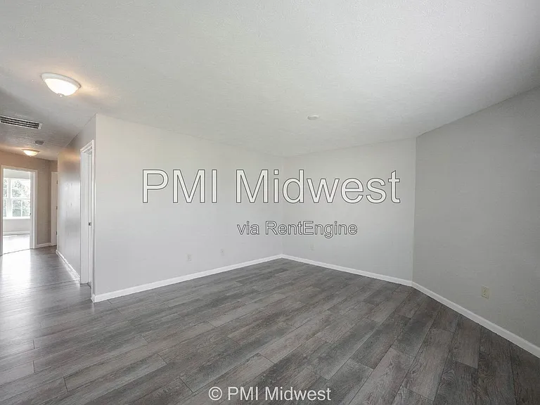 2526 Copper Hill Dr — Photo 19