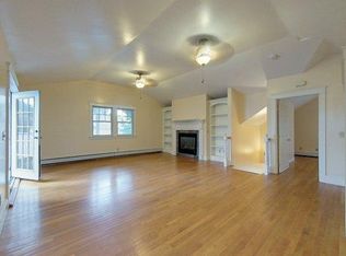 9 Bedlow Ave APT 4, Newport, RI 02840