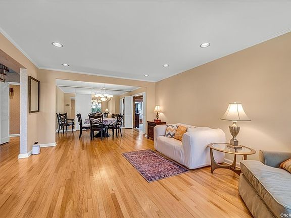 2nd image of 1599 Lakeview Dr