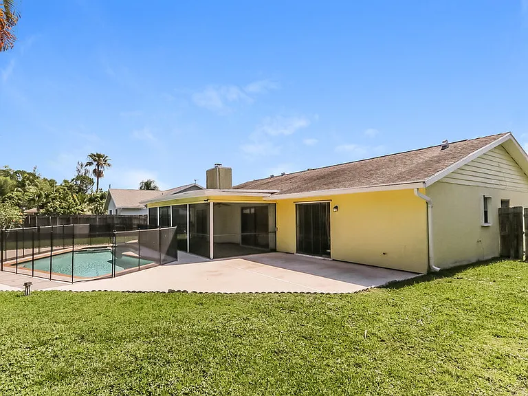 147 Viscaya Ave — Photo 16