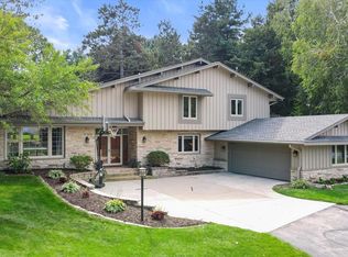 825 Waters Edge Rd, Racine, WI 53402