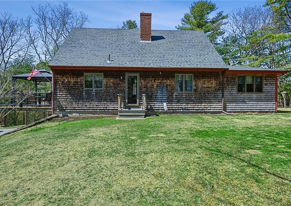 1st image of 320 Shannock Rd