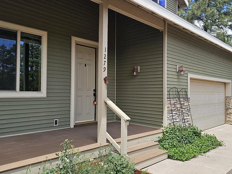 1279 Flag Hollow Rd — Photo 1