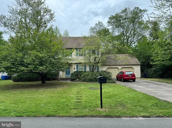 6 Club House Ln, Medford, NJ 08055