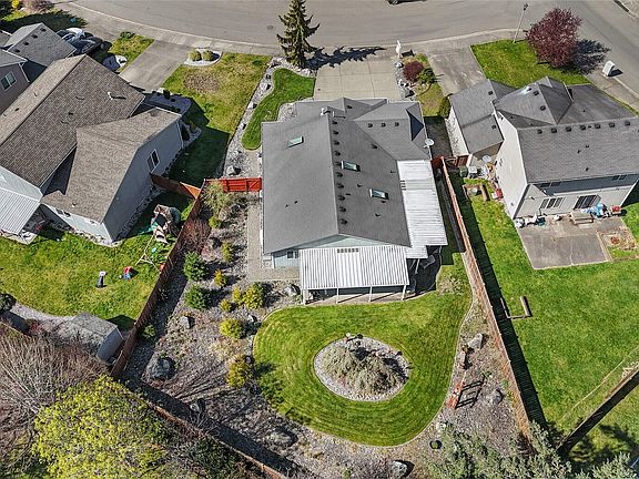 4th image of 2530 187th Street E