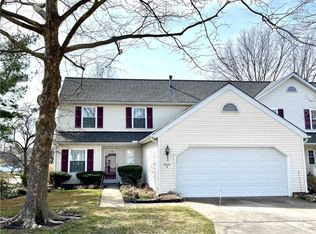 5830 Ridgeview Ln #A, Willoughby, OH 44094