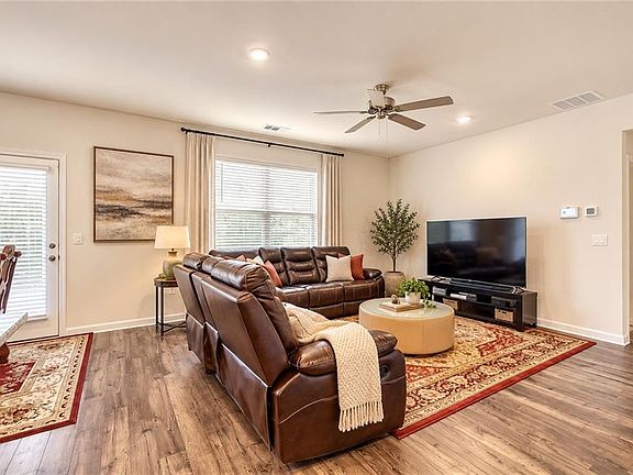 4th image of 1453 Autumn Wind Dr