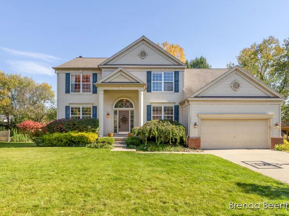 7050 Concolor Dr NE, Rockford, MI 49341
