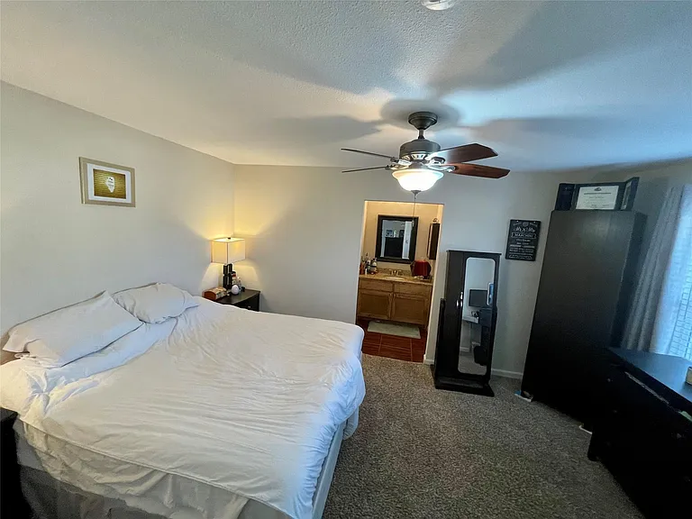 817 Bullock St — Photo 9