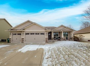 13000 Tanglewood Dr, Urbandale, IA 50323