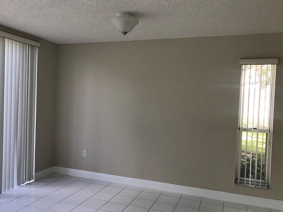 Townhouse-for-Rent-in-Doral