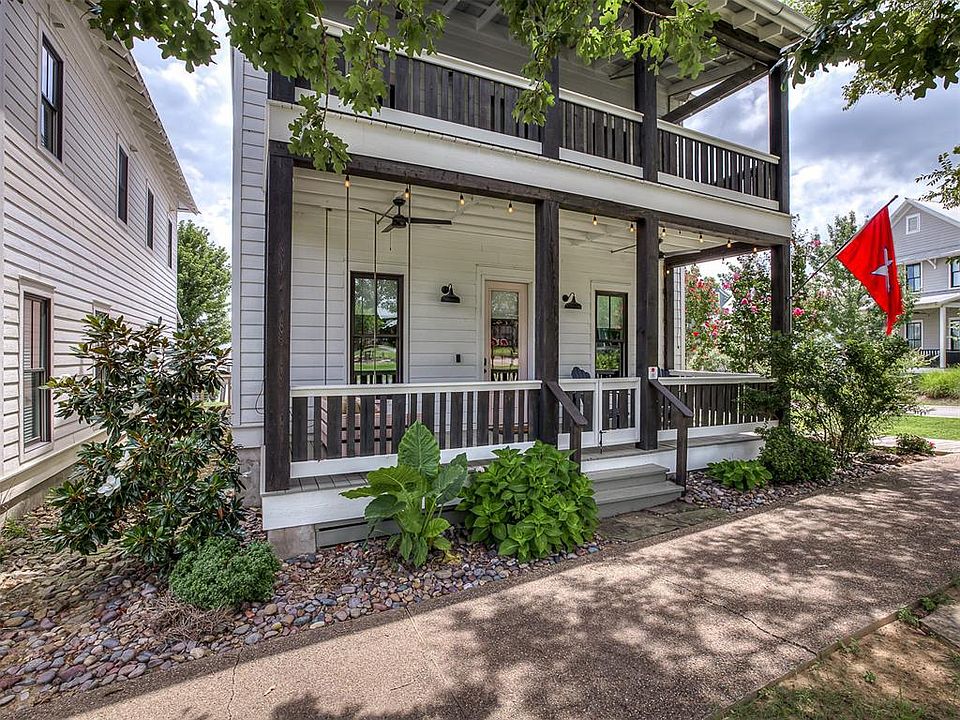 1st image of 40 Redbud St
