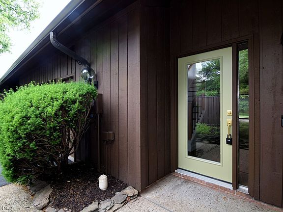 2nd image of 438-72 Cedar Rdg