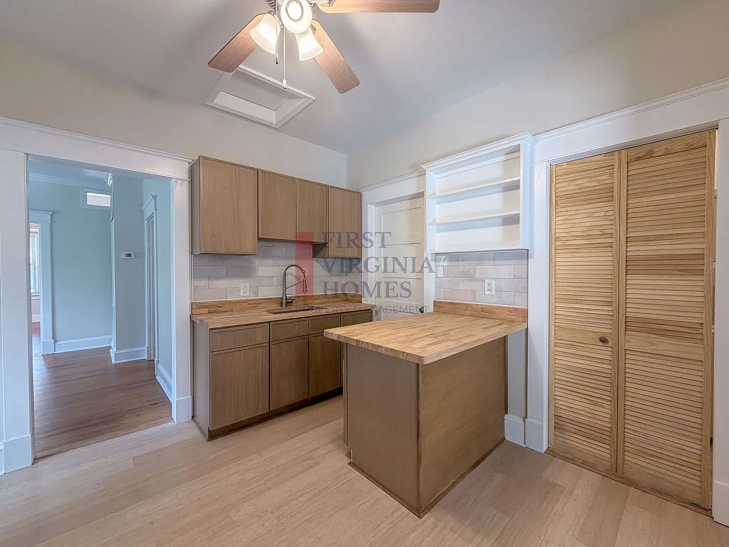2Bed/1bath Belmont Bungalow — Photo 2